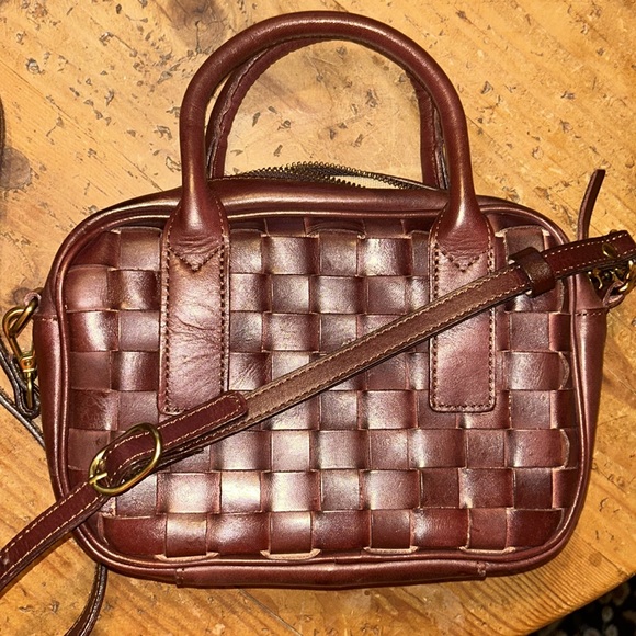 RARE woven leather top handle, cross, body bag exquisite like new - Picture 5 of 7